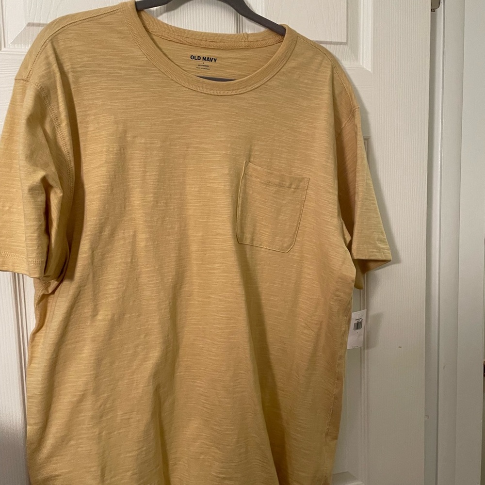 Old Navy Men's Mustard Short Sleeve Tee